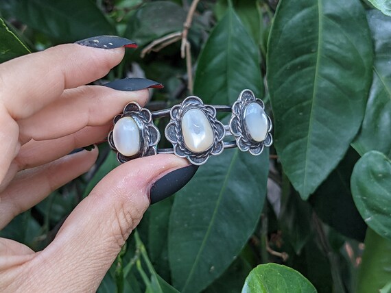 Vintage Silver Mother of Pearl Cuff Bracelet - Na… - image 6