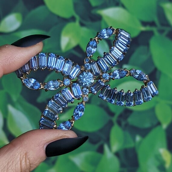 Vintage 1950s Hollycraft Blue Bow Brooch - Rhinestone Signed