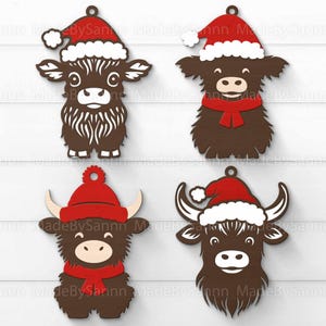 ハイランド カウ オーナメント Svg、サンタ帽子付きハイランド カウ、クリスマス オーナメント Svg、ハイランド カウ Svg、Glowforge SVG、レーザー カット、Cricut 用ファイル