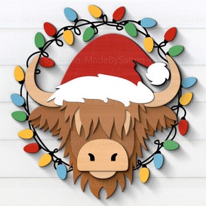 Vache des Highlands de Noël dans le chapeau de Père Noël SVG, Vache à cheveux longs SVG avec lumières, Vache des Highlands en couches SVG, Glowforge SVG, Découpe laser, Fichier pour Cricut