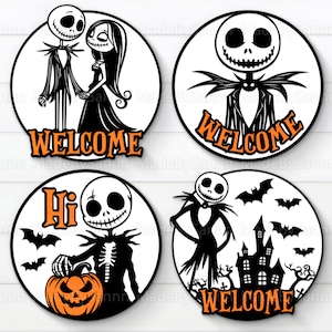 Espeluznante signo de puerta de esqueleto svg, colgador de puerta de Halloween svg, signo de bienvenida de Halloween svg, colgador de puerta de madera de terror, esqueleto con calabaza svg