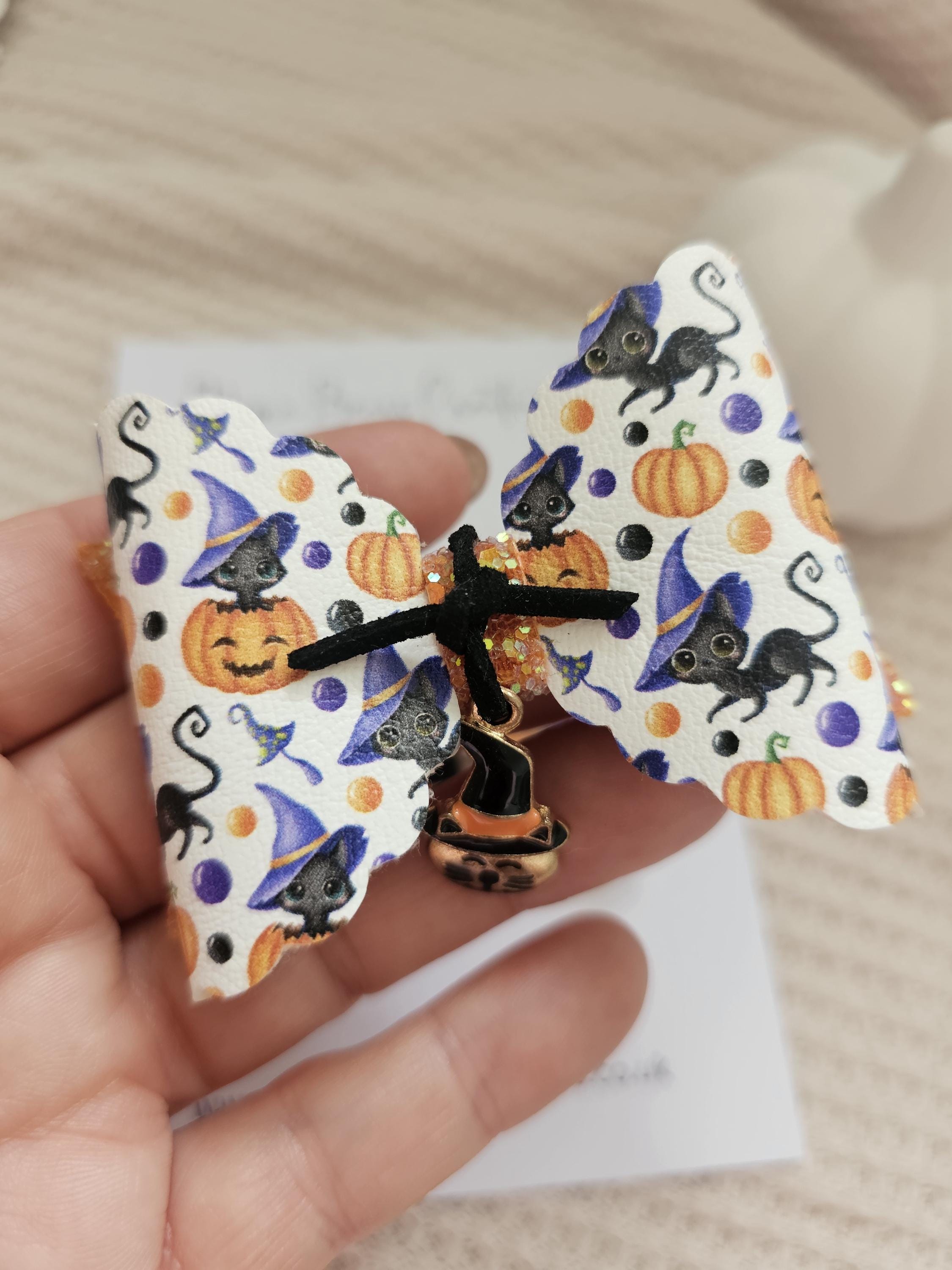Halloween Cat Bow, Pumpkin Bow, Scaredy Cat Hair Bow, Girls Halloween Bow, Spooky Bow Clip, Halloween Hair Accessories - Thumbnail 3