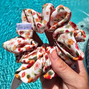 Boho-Chic Scrunchies / Floral scrunchies / Patterned hair scrunchies / scrunchies  / Trendy accessories for her / Gifts for stylish women