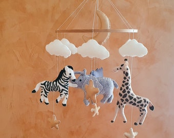 Safari nursery mobile for safari baby shower gift, safari baby mobile with African animals for baby room, handmade safari mobile for newborn