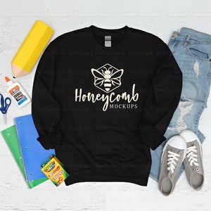 Lehrer Gildan 18000 schwarzes Sweatshirt, Zurück zu Schule Mockup, Lehrer Sweatshirt flach gelegt, Gildan Mockup, Lehrer SVG Mockup, Gildan Mockup