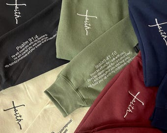 Sudadera personalizada con cruz bordada, camiseta con cruz, camiseta con bordado de fe, versículo bíblico personalizado en la manga, regalo para ella