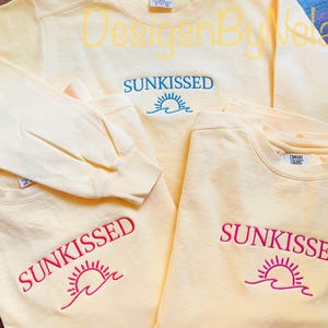 Sudadera bordada Sunkissed, sudadera de verano de moda, camiseta boho besada por el sol, regalo para ella