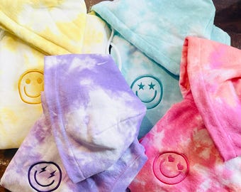 Embroidered Happy Face tie dye hooded Sweatshirt, Embroidered tie dye Shirt, Smile embroidered sweatshirt, Boho sweatshirt, Gift for Her