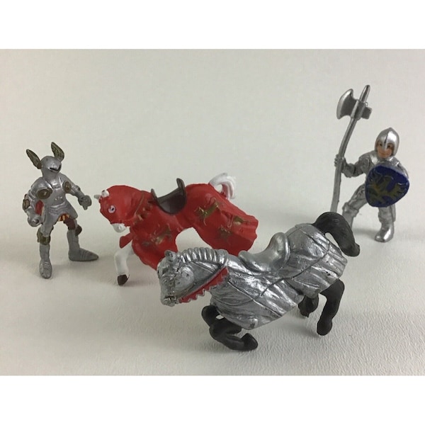 Safari Mini Figure Lot Medieval Armored Knight War Horse Red Caparison Toy