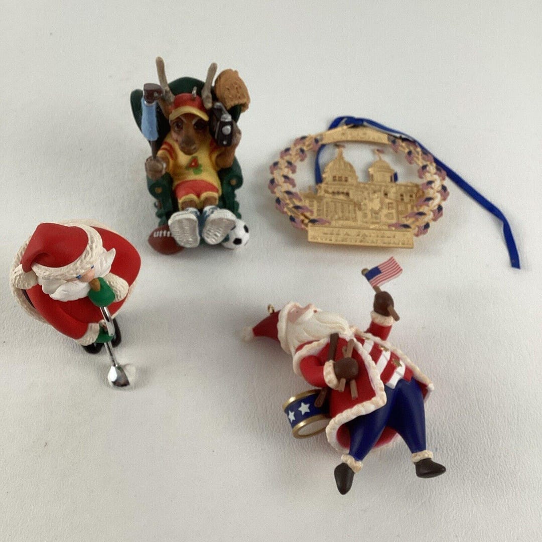 2000 Hallmark Keepsake Christmas Ornament 1st in Fashion Afoot Series