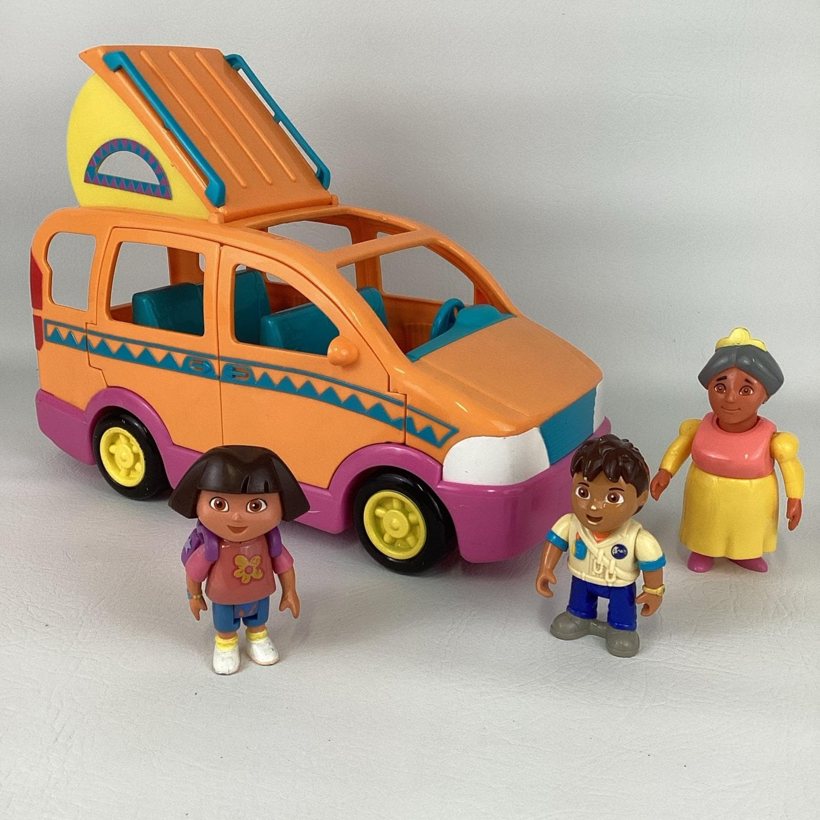 Dora the Explorer Talking Vamonos Van W Abuela Figure Bundle