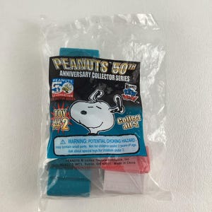Peanuts 50th Anniversary Wendy&#39;s Kid Club Toy #2 Snoopy Doghouse Sealed Vintage