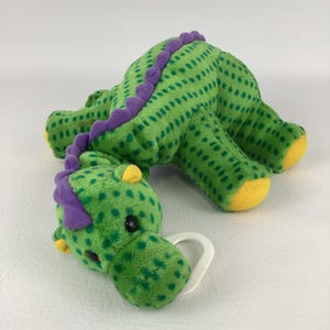 Dakin Musikalisk Dinosaurie Spjälsäng Leksak Dragsnöre 14" Plysch Gosedjur Leksak Vintage