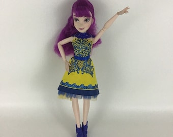Disney Descendants 2 Mal Isle of the Lost 11&quot; Doll Yellow Dress Toy Hasbro