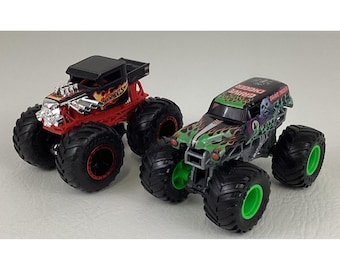Hot Wheels Monster Jam Trucks Grave Digger Bone Shaker Diecast Vehicles 1:64 Lot