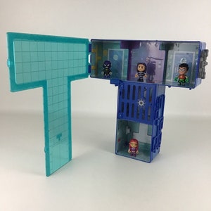 ティーン・タイタンズgo　Tタワー Teen Titans Go! T-Tower Playset (Lights & Sounds) - Walmart.com