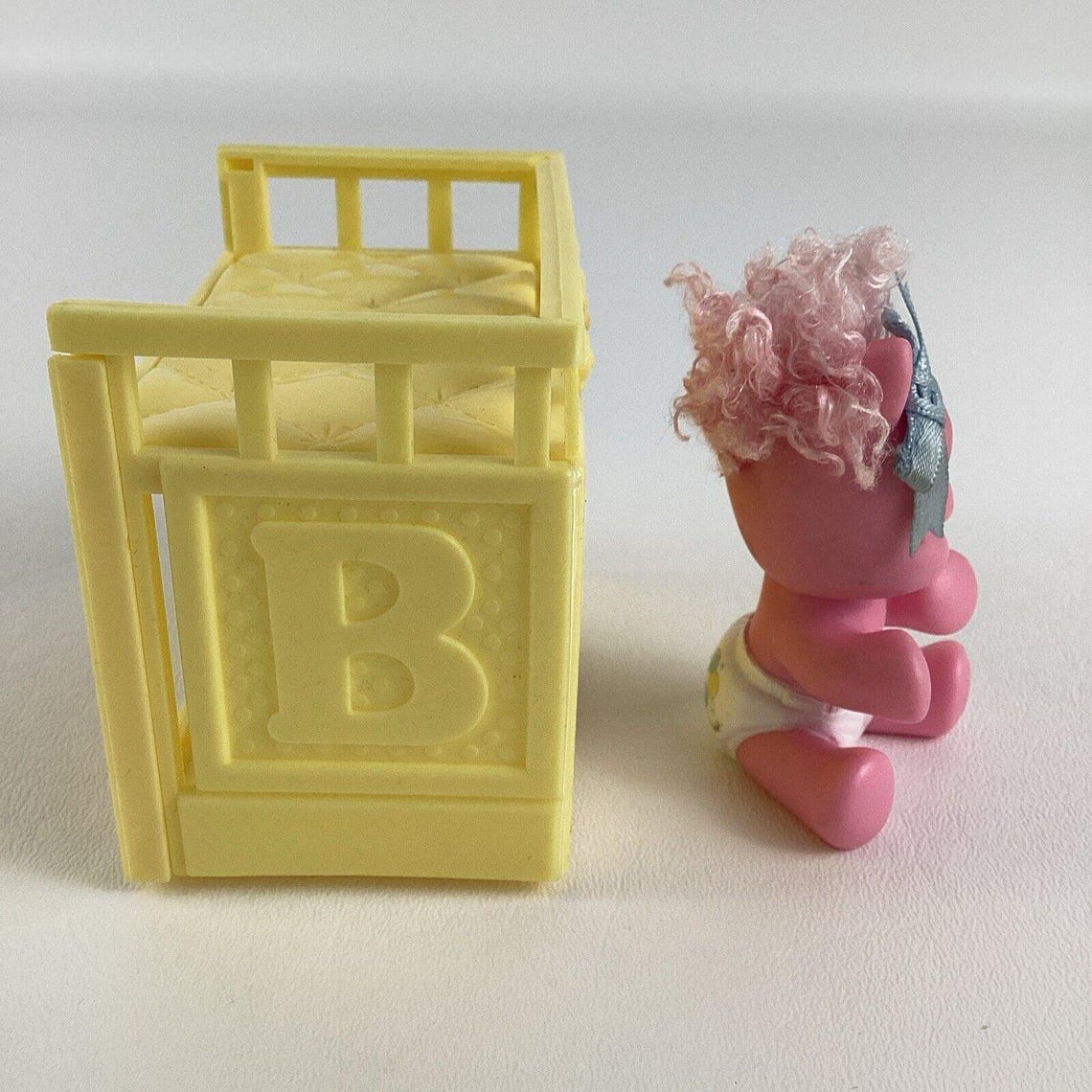 My Little Pony Newborn Cuties Pinkie Pie Figure Nursery Yellow Crib ...