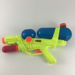 Super Soaker XP70 Water Blaster Gun Air Pressure Technology Vintage Larami 1997