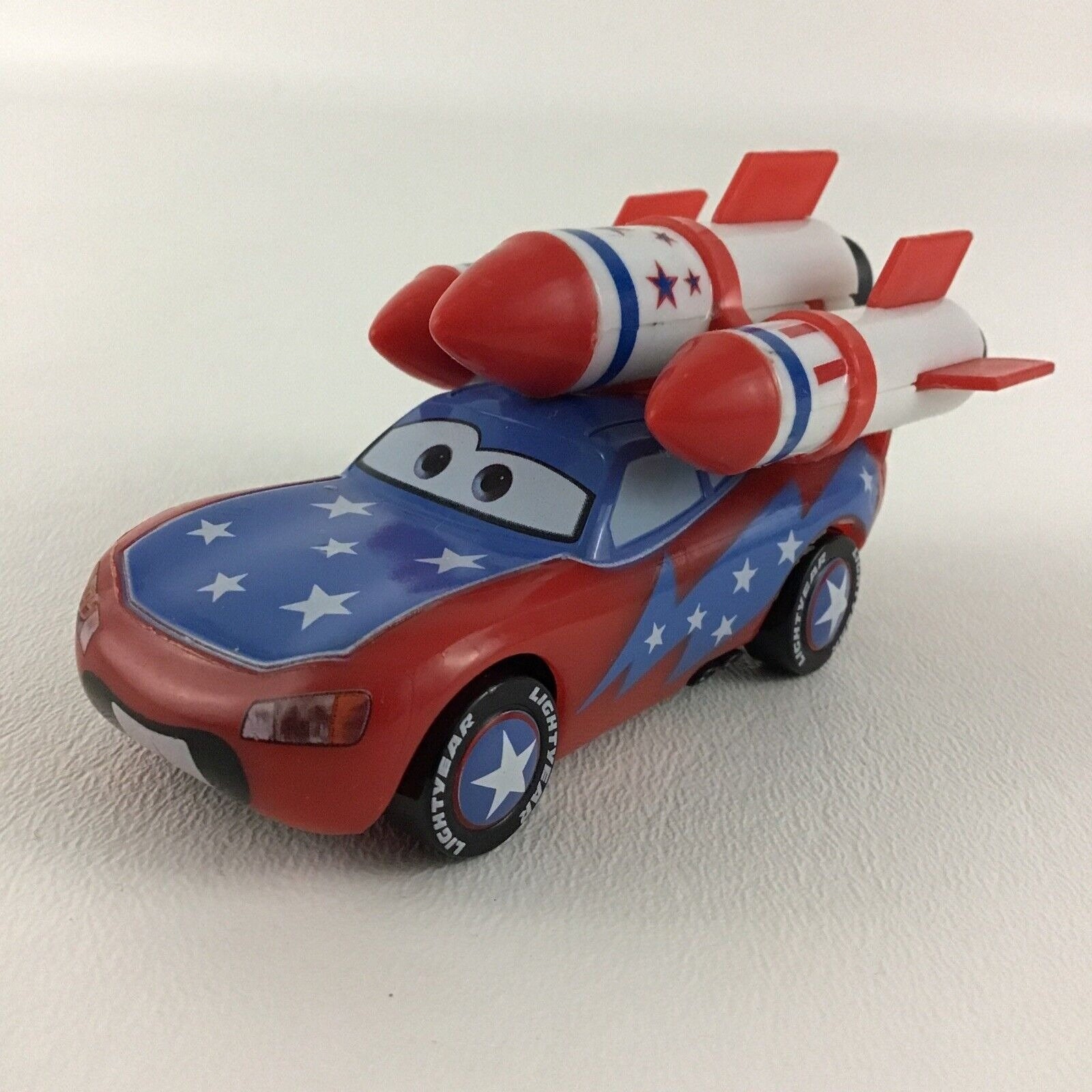 Figurine en plastique Cars - Flash McQueen