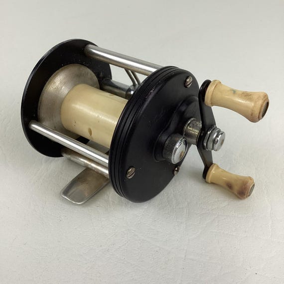 BRONSON J.A COXE Model 95-C ダイレクトリール！ Vintage J A Coxe Model 95 C USA Level Wind Fishing Reel Bronson