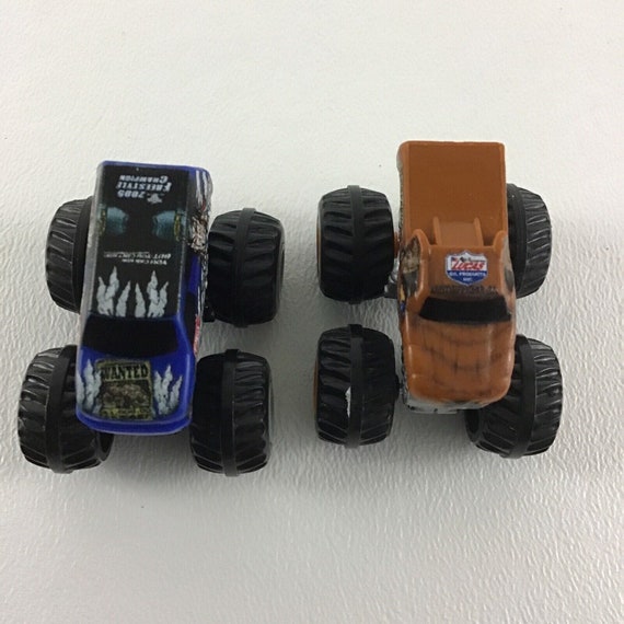 Hot Wheels Monster Jam Mighty Minis Bounty Hunter Brutus Tiny 