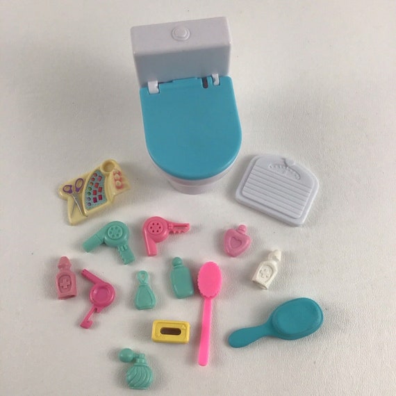 Lot D'accessoires Toilette Et Beauté Vintage Pour Poupée – Valise Années 50