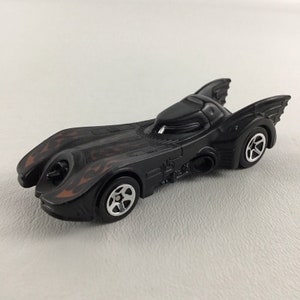 Hot Wheels DC Comics Batmobile Diecast 1:64 Maßstab Auto Vintage 2004 Mattel Spielzeug
