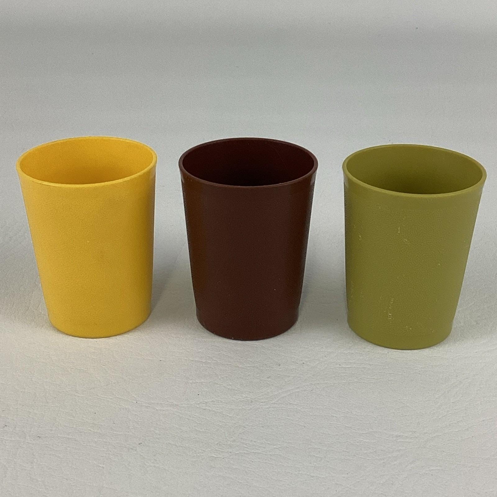 タッパーウェアのおもちゃの子供用スタッキングタンブラー TupperToys