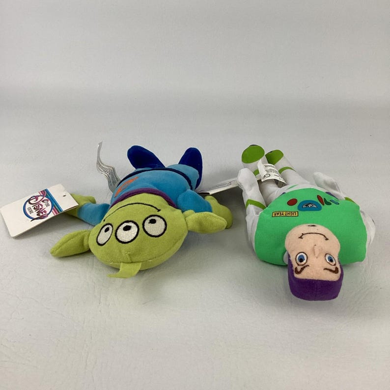 Lotto di peluche di Buzz Lightyear Alien di Toy Story Disney Store con imbottitura in sacchi di fagioli TAGS immagine 6