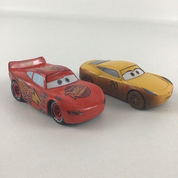 Disney Pixar Cars Lightning McQueen Ramirez Lot Diecast 4" Car 1:43 Vehicle Toy