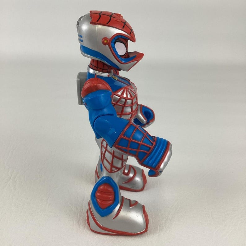 Figura de acción de Spider-Man de Toy Biz de 15 cm (6 pulgadas) Marvel Vintage 2003 Casco Traje azul plateado imagen 5