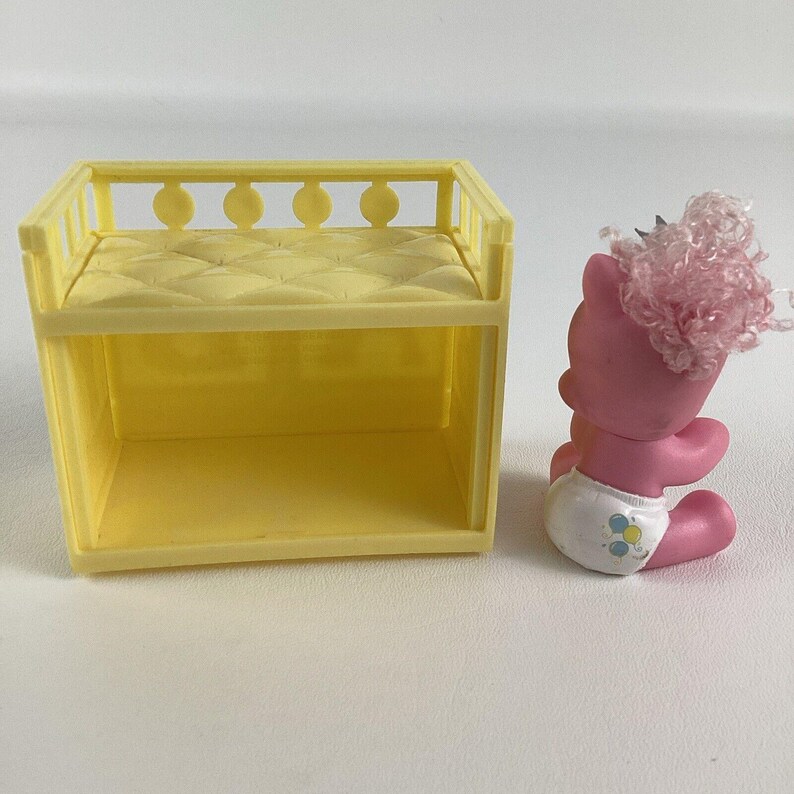 My Little Pony Newborn Cuties Pinkie Pie Figure Nursery Yellow Crib ...