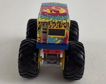 Hot Wheels Monster Trucks 1:64 Scale Wreckreational Psycho-delic
