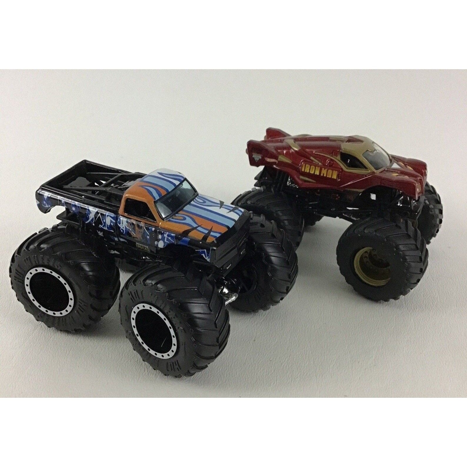 Hot Wheels Monster Trucks 1:64 Scale Demolition Doubles Silverado