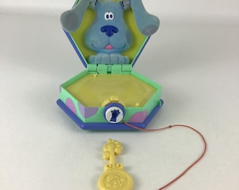 Blue's Clues Secret Hideaway Make Believe Box Talking Vintage 2003 Viacom Toy