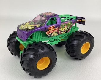 Hot Wheels Monster Trucks Test Subject 1:24 Diecast Purple Green 8" Truck Mattel