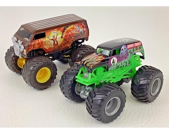 Hot Wheels Monster Jam Grave Digger Thunder Bus Diecast Trucks 1:64 Vehicle Lot