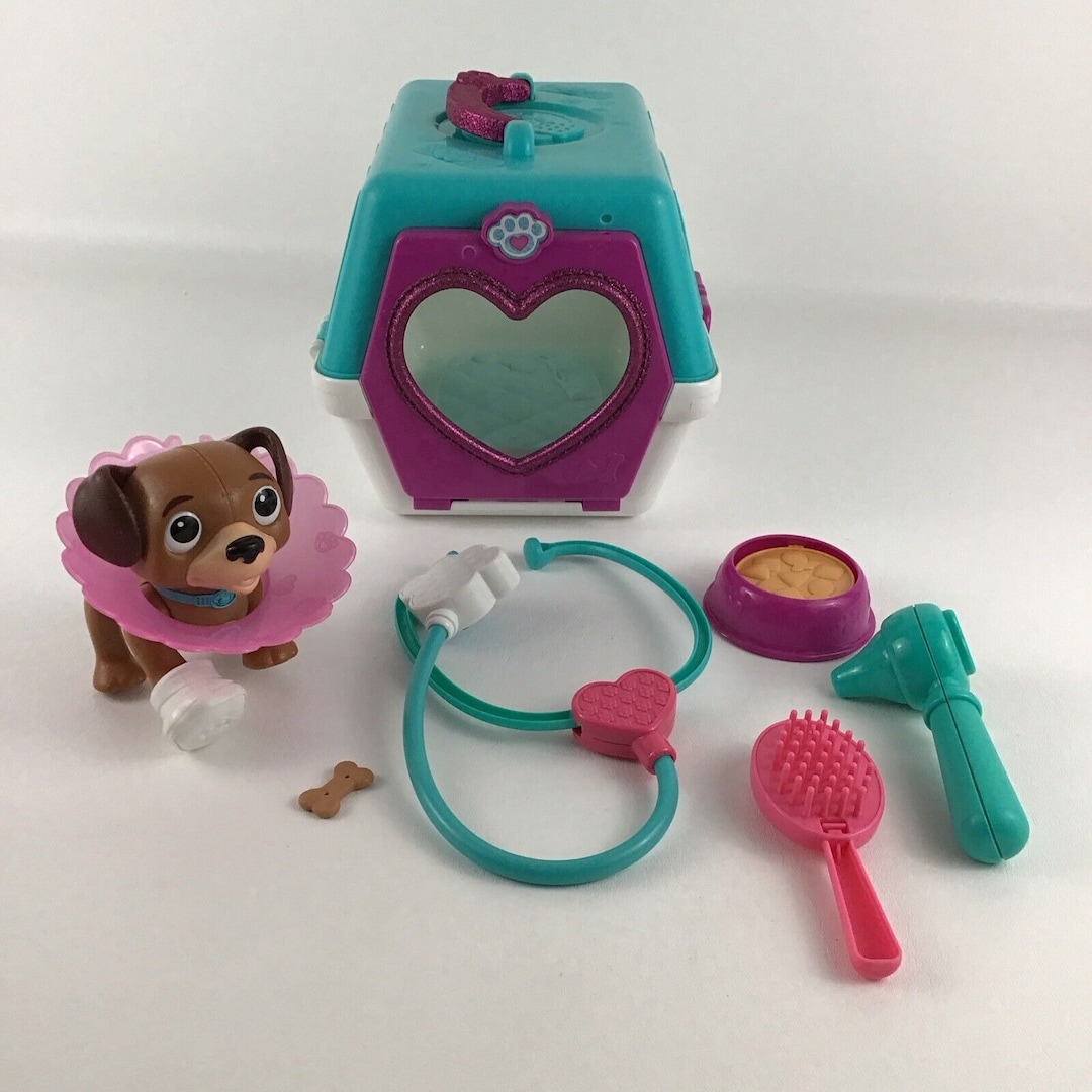 Disney Doc Mcstuffins Pet Vet on the Go Pet Carrier Doctor Kit Toy
