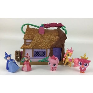 Disney Sleeping Beauty Animators Collection Littles Playset Aurora Cottage Lot