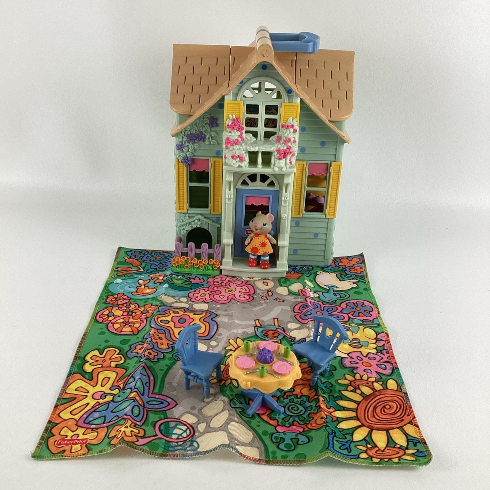 Fisher Price Sweet Streets Hideaway Hollow Stella Squeak Cottage