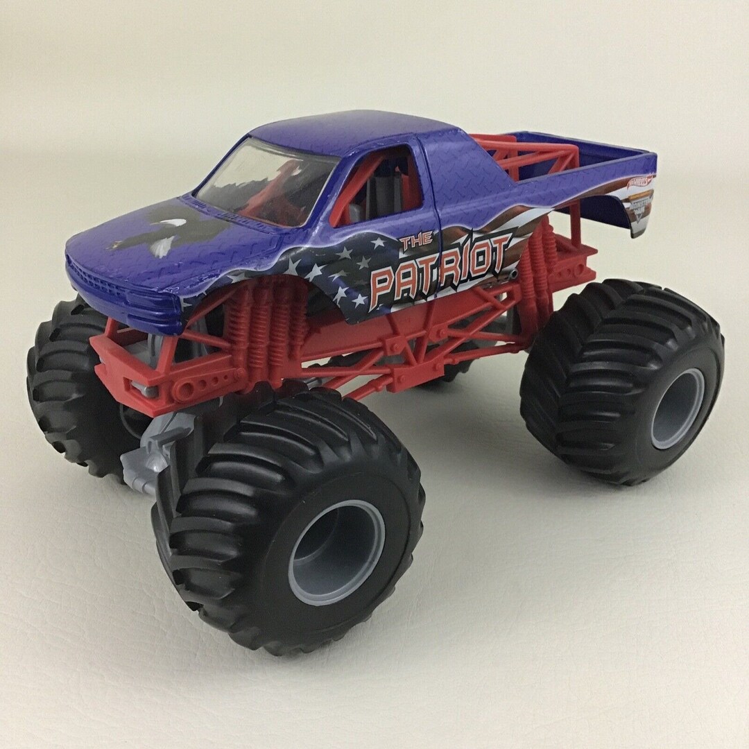 Monster Jam, Grave Digger Retro 1:24 Scale Die-Cast Monster Truck, Girl and  Boy Toys