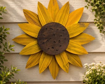 Rustic Wooden Sunflower, Farmhouse Wall Decor, Cedar Wood, gifts for her, gifts for friends, front door decor, spring decor, front door deco