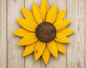 Rustic Wooden Sunflower, Farmhouse Wall Decor, Cedar Wood, gifts for her, gifts for friends, front door decor, spring decor, front door deco