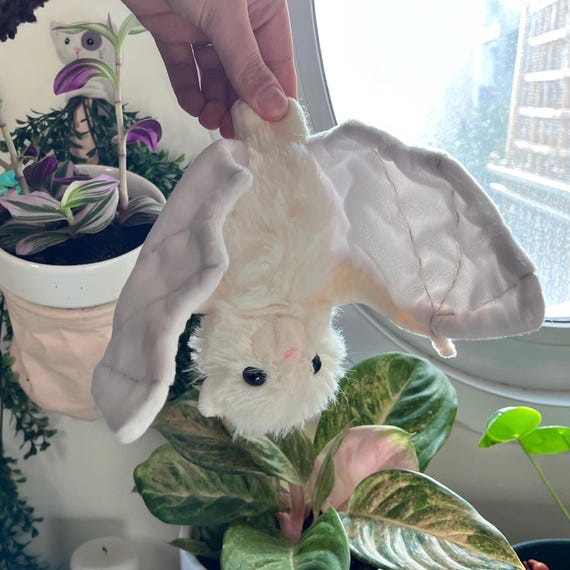 Peluche Chauve-souris – Angel Bat – pièce unique faite main
