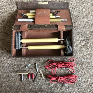 Ensemble d'accessoires de rajeunissement Overbecks vintage dans une boîte (médecin charlatan)