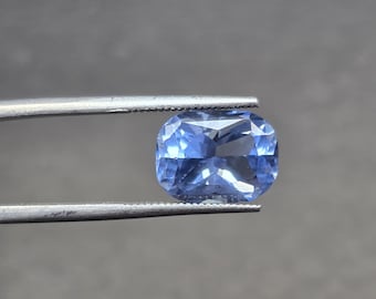 Zaffiro blu sintetico, taglio a cuscino radiante, 3,85 ct, per la creazione di gioielli.