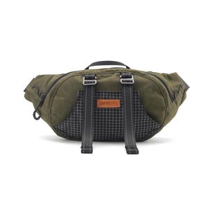 Outdoor Fanny Pack - Leichte Gebrauchs Sling Bag | Crossbody Gürteltasche für Männer & Frauen | Wasserdichter, verstellbarer Riemen - Tarngrün