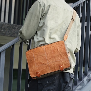 Sac messager pour homme, Sac pour ordinateur portable 13 pouces avec bandoulière réglable, Sac à bandoulière en cuir robuste, durable et hydrofuge, Vert