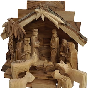 4.5&quot; Olive Wood Nativity Set Stable with 9 Biblical Figurines from the Holy Land