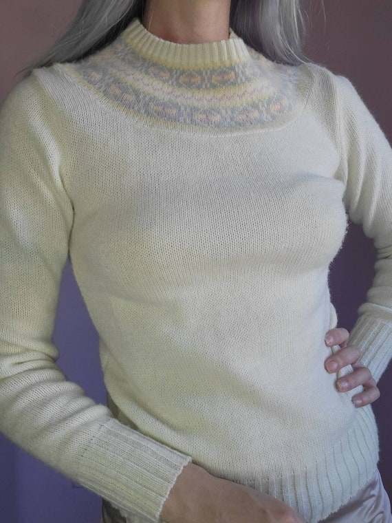 Garland Vintage 1970s Pastel/Cream Sweater